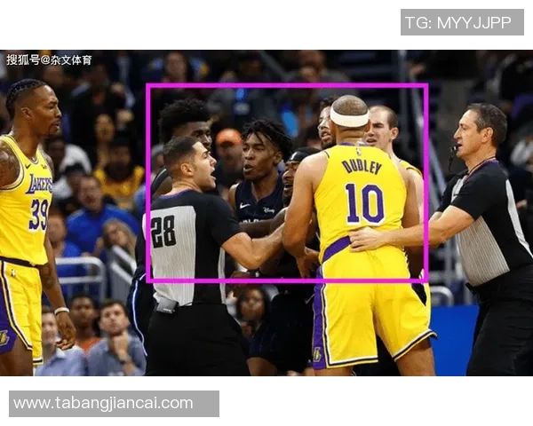 李芳独家分享网球技巧与心得助你提升球技与比赛表现