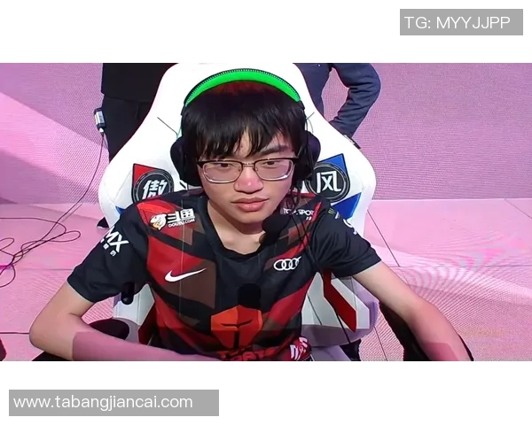 和平精英战术解析:LNG战队边路渗透策略深度剖析与实战应用 和平精英战术解析:LNG战队边路渗透策略深度剖析与实战应用