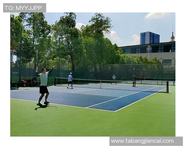 华爽足球引领新时代足球潮流打造全民健身新风尚与精彩赛事体验 华爽足球引领新时代足球潮流打造全民健身新风尚与精彩赛事体验